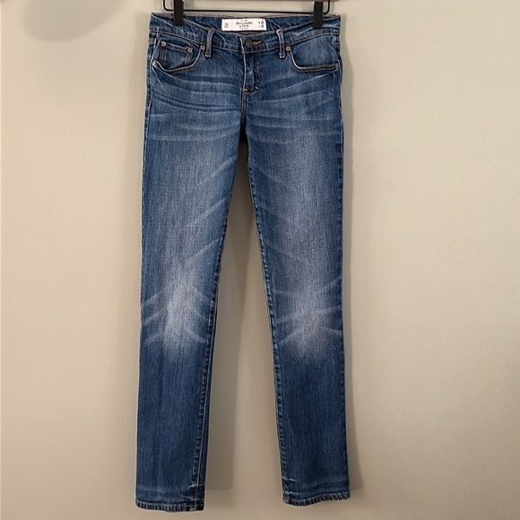 Abercrombie & Fitch Denim - Abercrombie & Fitch Erin Perfect Stretch Faded &  Whiskering Size 0 W   25  L 33